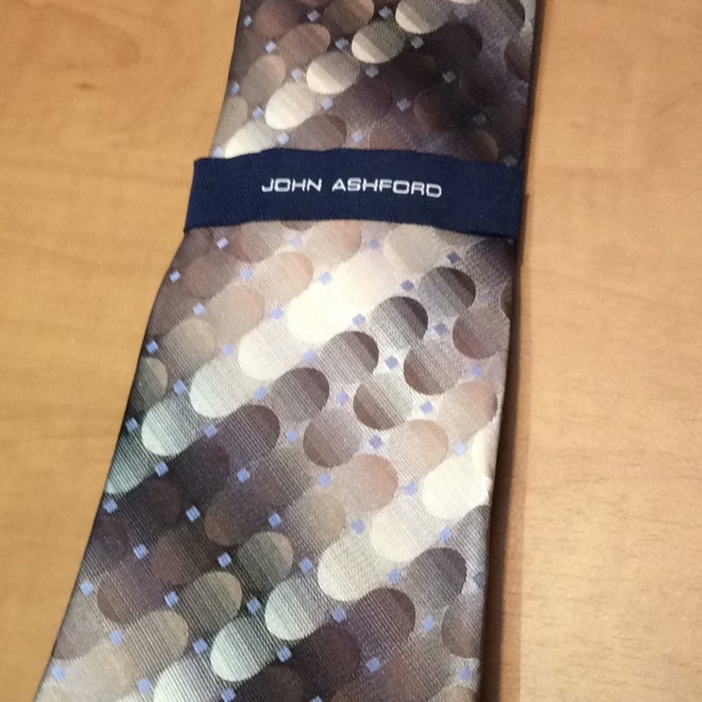 Neck tie
